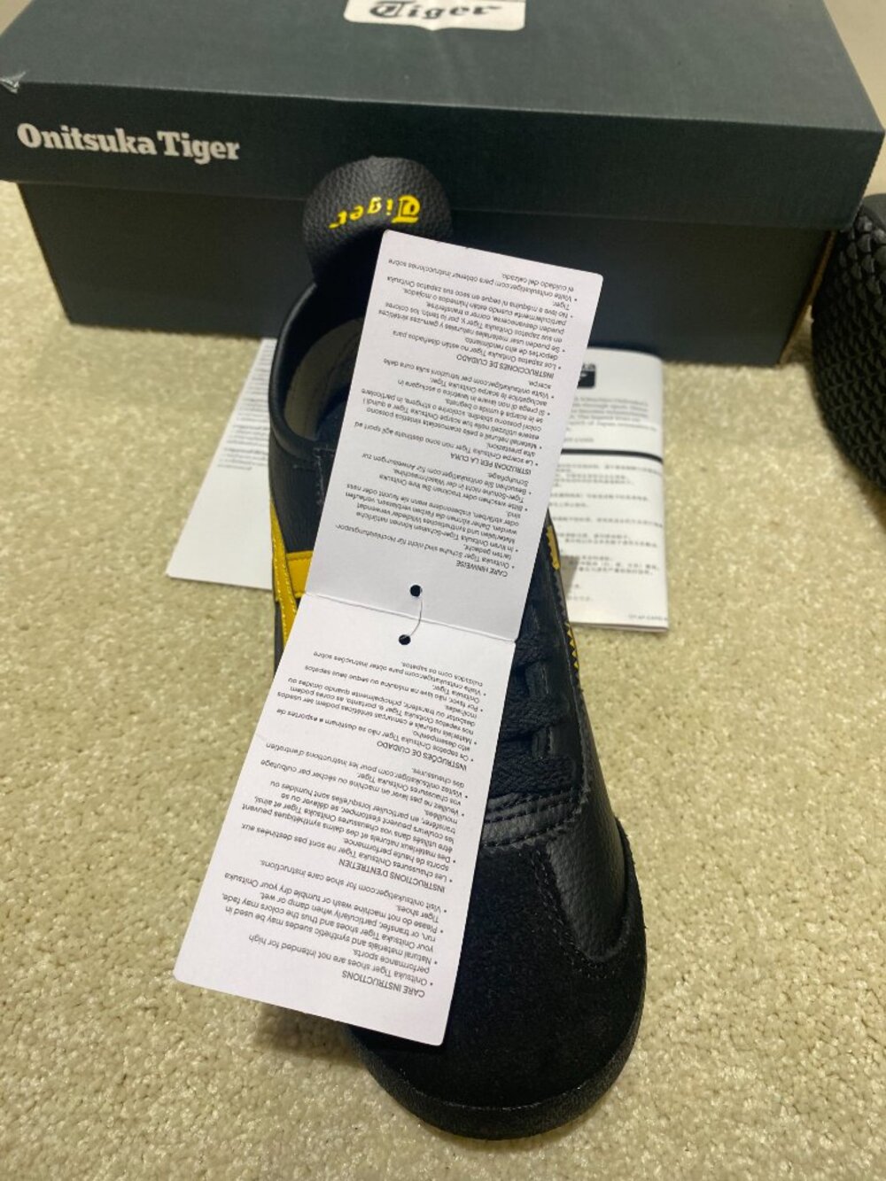 Onitsuka Tiger Mexico 66 Women’s Black Yellow Sneakers New With Box - Picture 7 of 7